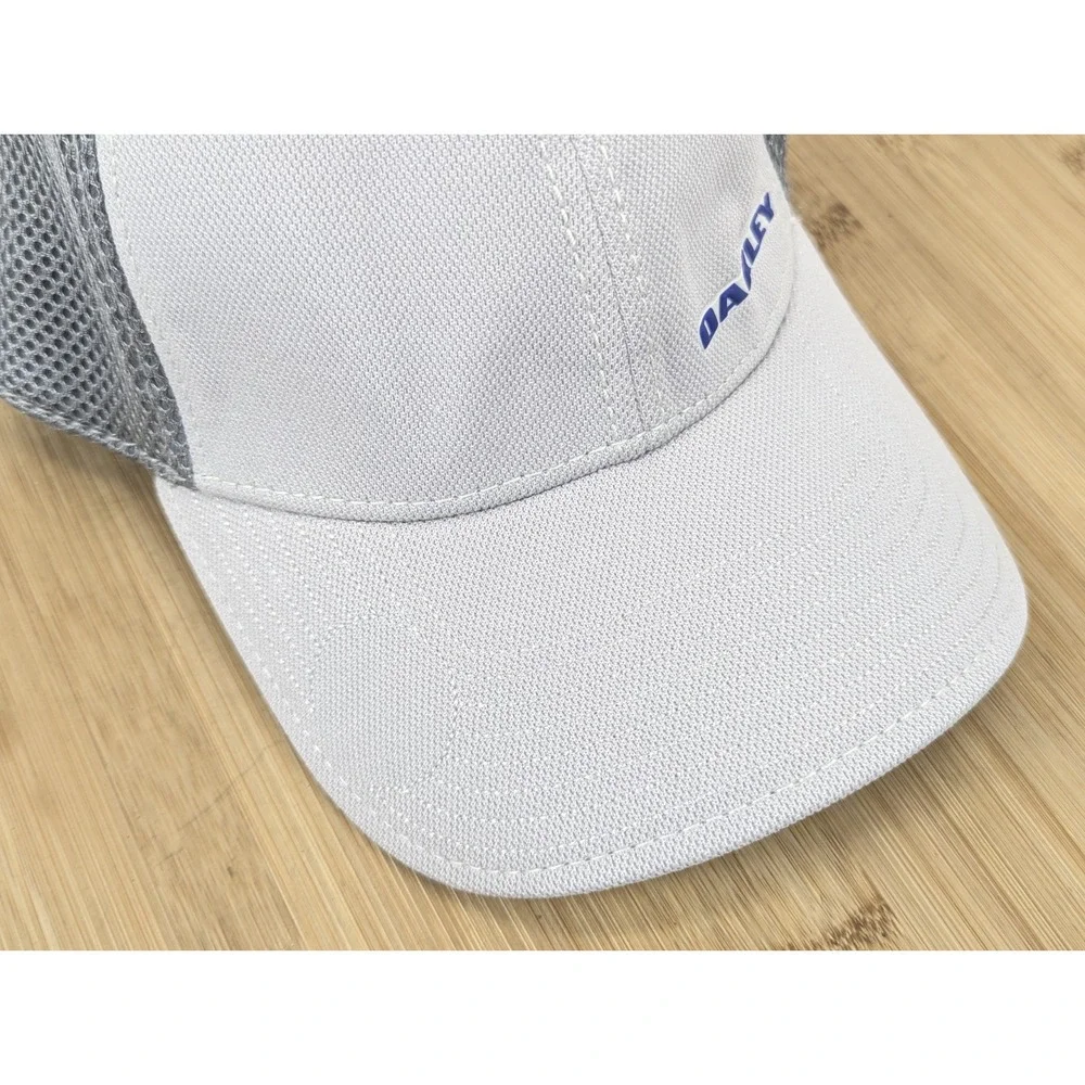 Oakley New Era 39THIRTY Men Gray Mesh Back Stretch Fit Hat Medium-Large